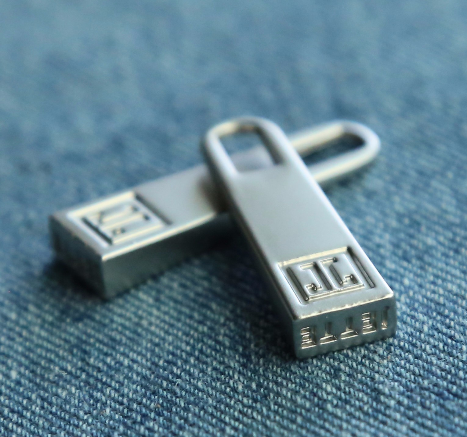 Pengilang zipper slider reka bentuk logo logam beg zipper penarik