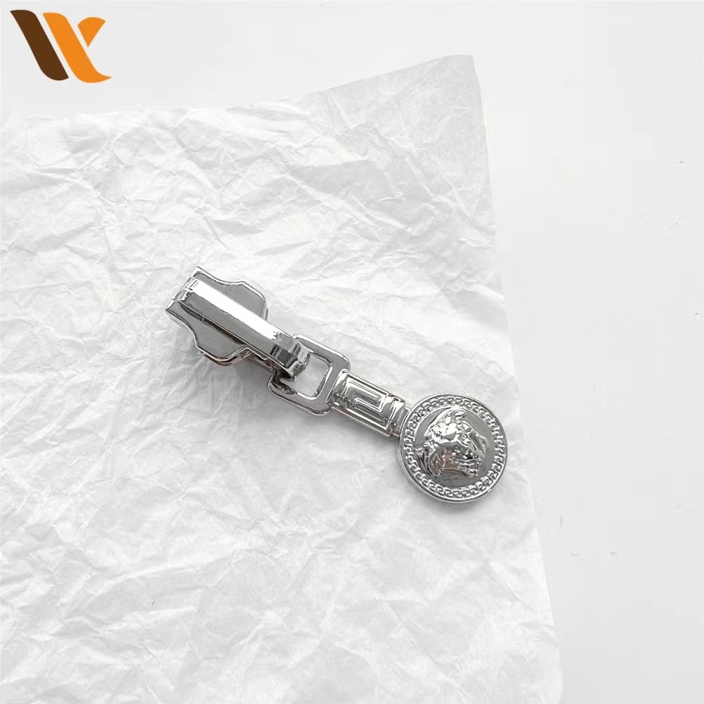 Customized Zipper Puller For Mens Clothing 2